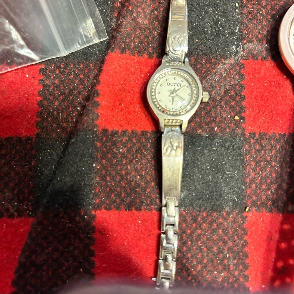 Gucci Metallic Silver Bracelet Watch